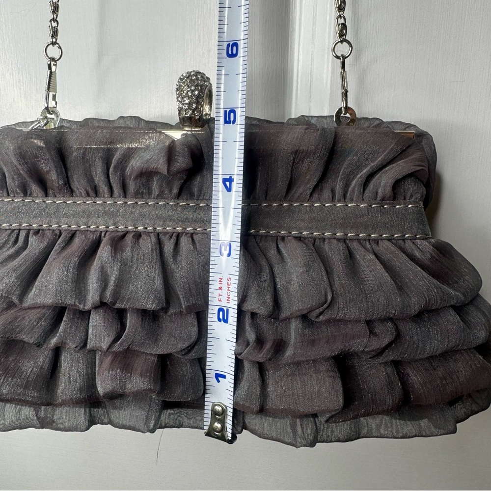 NWT Gray Ruffled Bella Collection Purse - Picture 6 of 7